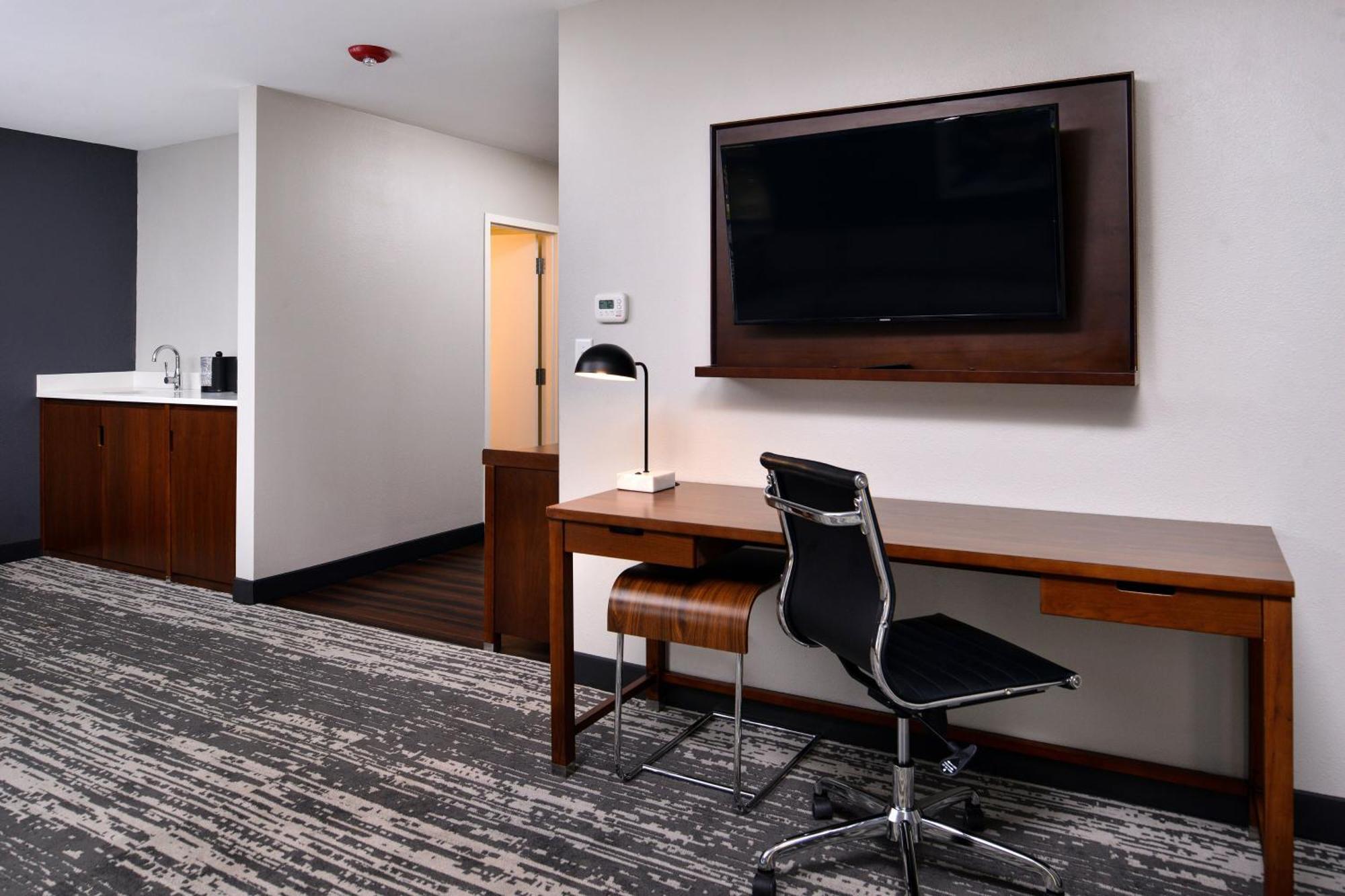 Four Points By Sheraton Omaha Midtown Exterior foto